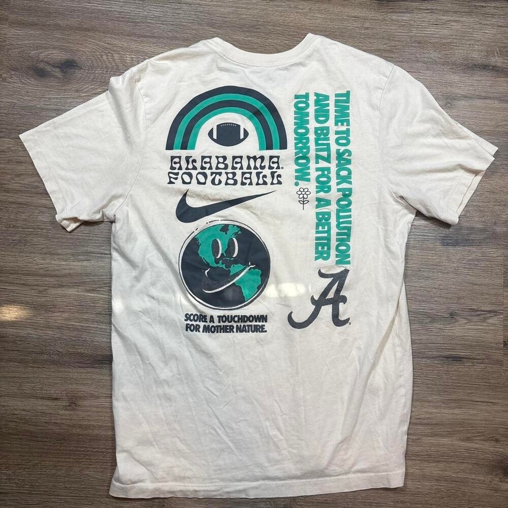 Nike Men's Cream and White T-shirt